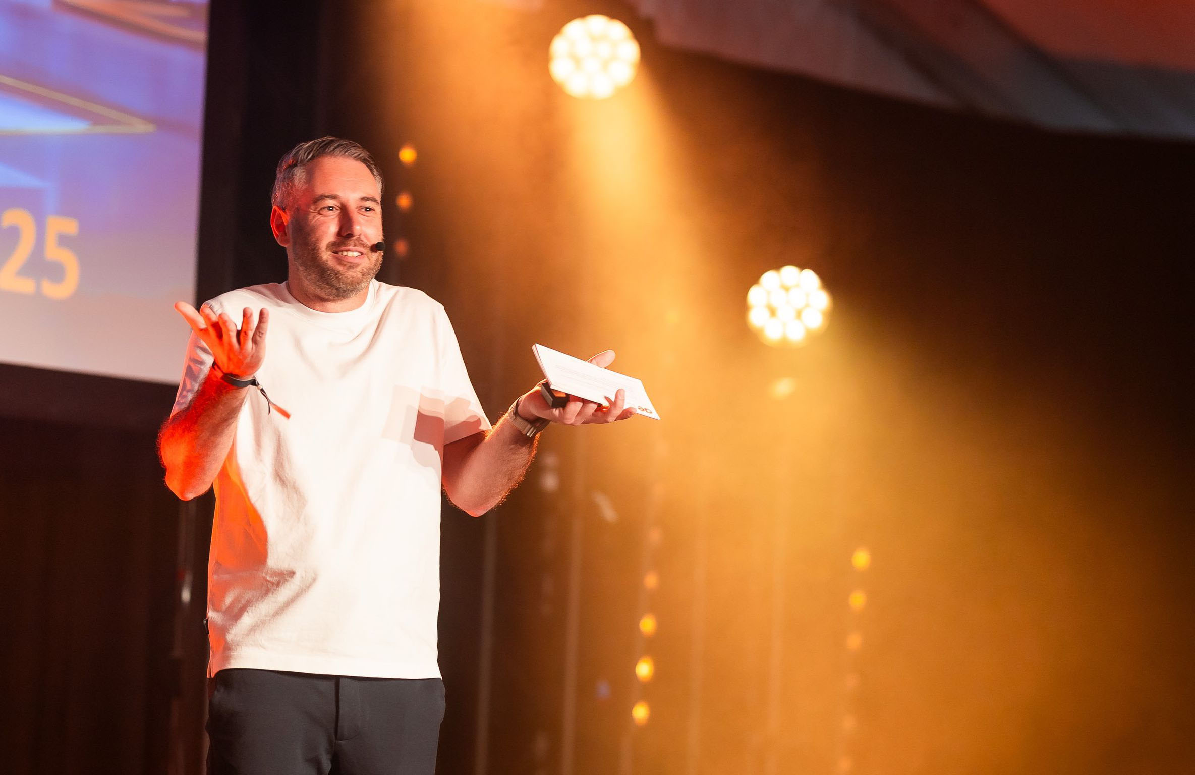 Custom keynote presentations - tailored solutions