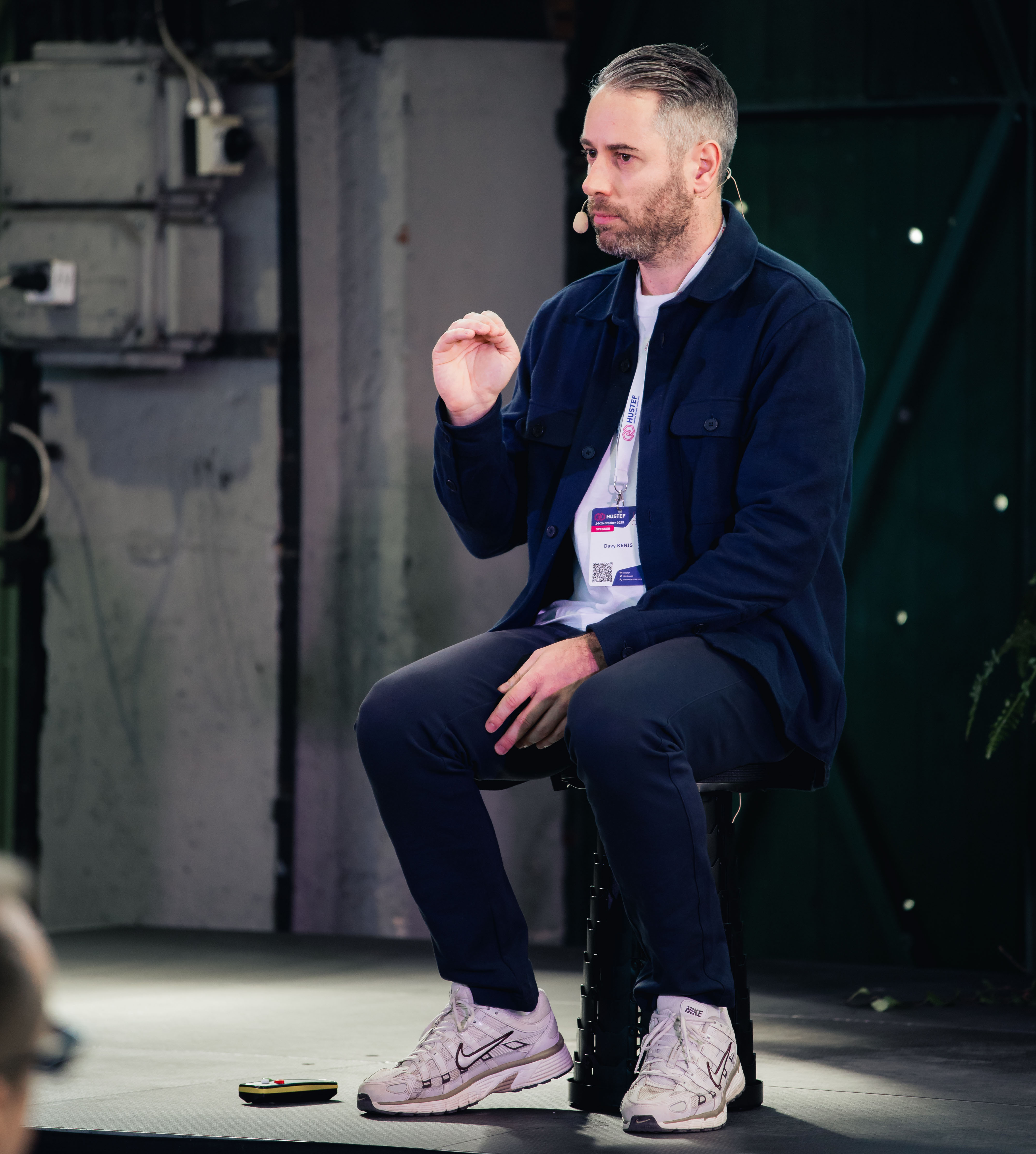 Davy Kenis speaking at HUSTEF 2025 conference